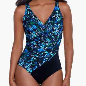 Miraclesuit NWT Sophisticat Oceanus One Piece Swimsuit Size 8 Soft Cup Bra A-D